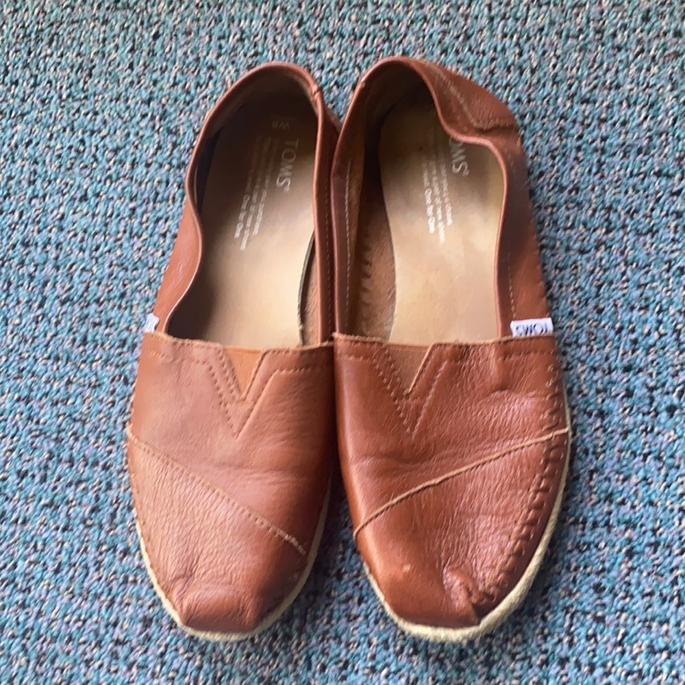 Tom’s summer loafers
